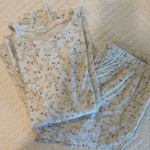 Lake x Julia Berolzheimer Floral Long-Sleeve + Shorts Pajama Set - size S